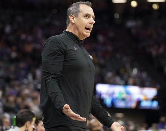 詹眉明日大概率缺席 湖人附加赛席位已岌岌可危