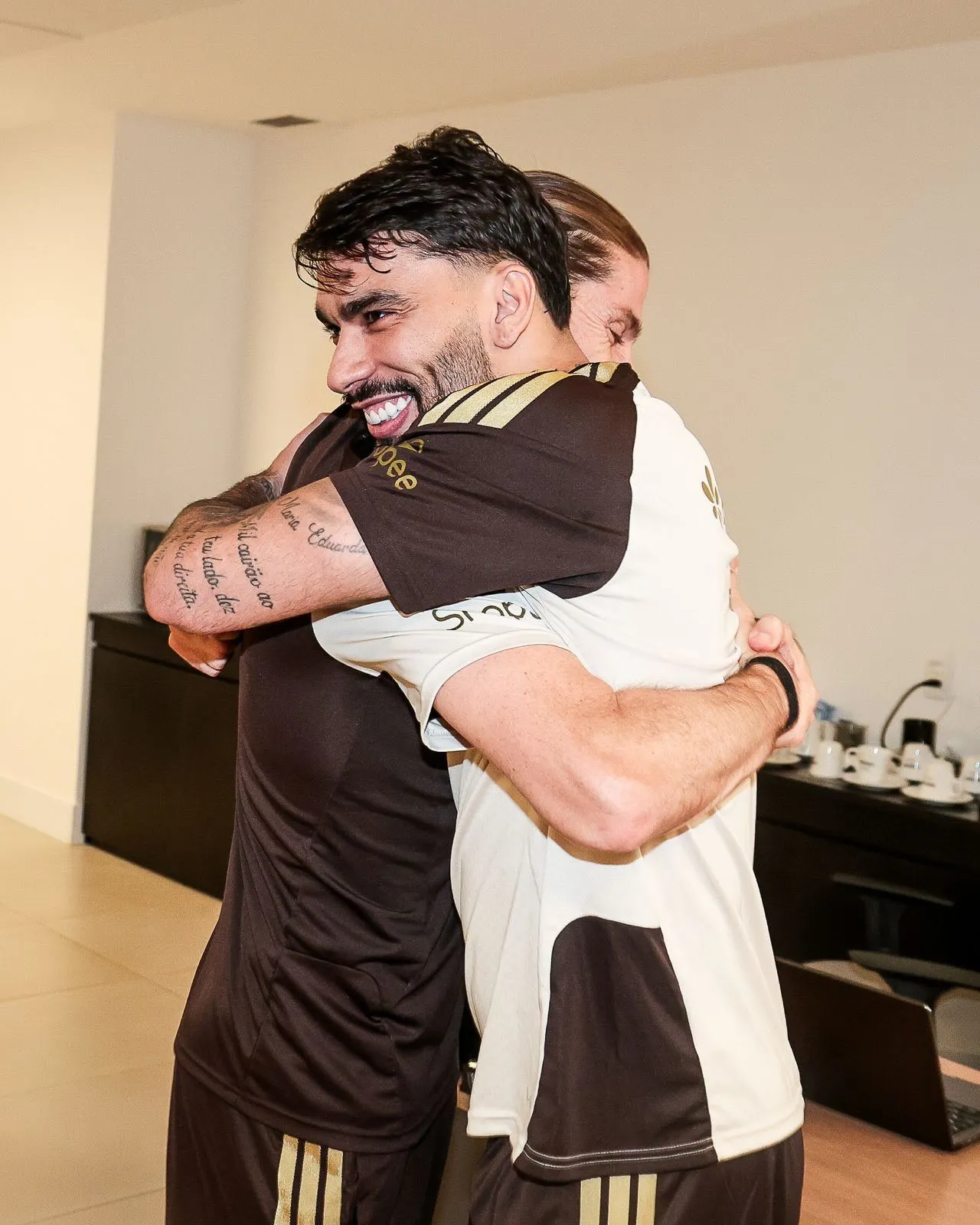 开云体育-帕奎塔告别菲利佩：谢谢你为带我回归球队所做的一切